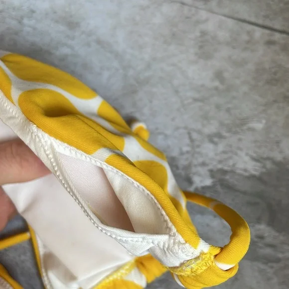 Victoria's Secret Yellow and White Bikini - Picture 11 of 11